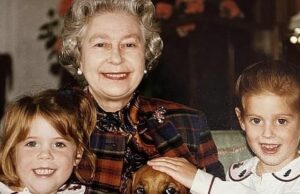 A princesa Ezeni revelando o gesto pensativo feito para mostrar seu carinho por sua falecida avó Elizabeth