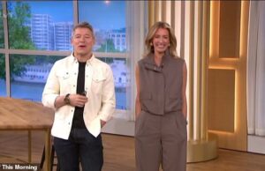 Esta manhã, os fãs têm muitas reclamações em alguns minutos com o gato dos fãs Dilly e Ben Shepherd Dividender Return