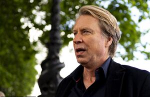 Não deixe ser! O lendário filho do Produtor dos Beatles Labor ‘Ouça as reivindicações de artistas quando ele ingressou no correio promovendo as controversas propostas de IA