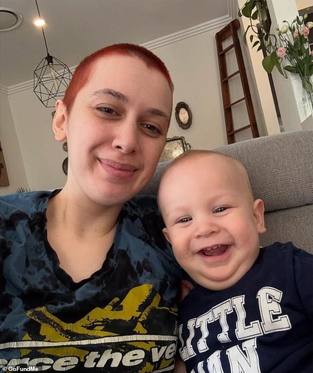 Jayada foi ao hospital com dor na pélvis. Agora os médicos diagnosticaram a mãe com câncer raro em menos de 200 casos – e deram a ele menos de um ano de sobrevivência