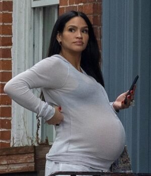98229027-14695825-Cassie_the_star_witness_against_the_rapper_was_seen_in_new_York_-m-35_174680793811.jpeg