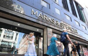 Os avisos da M&S alertaram que eles poderiam ser alvo de golpistas depois de roubar as datas de ordem em hackers, datas de nascimento e vastos ataques cibernéticos