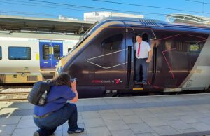 Todo o passeio para o passeio de trem mais longo da Grã -Bretanha é a última vez: os fãs levam 13 horas no serviço de Penjans em Aberdin em Aberdin e 40 paradas por ingressos de £ 321 saltaram antes do eixo