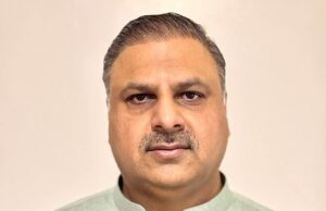 O motorista do Uber pensou que estava seguro quando escapou do prédio em chamas na escada do bombeiro … a imaginação aconteceu