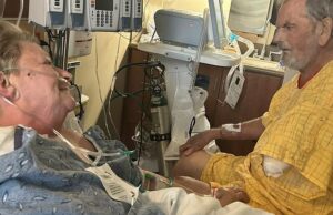 O casal de Kentucky perde um braço quando eles abraçam um tornado com o vento de 170 mph sopra sua casa