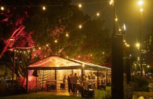 Inundações fazem trens em Sydney para uma animada noite de abertura