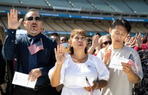 As mudanças de imigração de Trump estão mudando o significado de ser americano