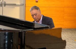 O renomado pianista iniciou uma série de concertos para jovens artistas em Sararatoga – Mercury News