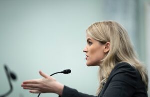 Por que a mídia social é punida por distúrbios alimentares de adolescentes na Califórnia