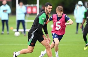 2 jogadores de jovens ingressaram no Arsenal Squad para a partida do Liverpool