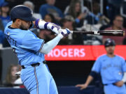 Springer atinge 2 horas com o Blue Joyce Athletics derrotou 8-7