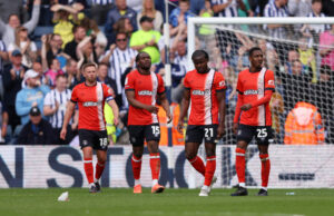 Luton e Plymouth enviaram para a liga um