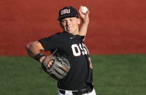 Baseball do Estado do Oregon: Série Clinch de Beaver vs. Iowa