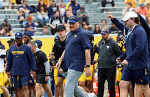 Rich Rodriguez aprendeu com as paradas anteriores, animada para ficar em casa