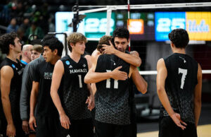O vôlei masculino da UCLA NCAA termina na temporada do Havaí nas semifinais de vôlei