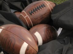 Relatório: Polícia obtém mandado de prisão para jogador de futebol americano do ensino médio da Flórida após briga em campo