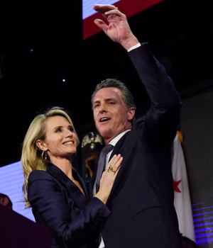 103153455-15210131-Gavin_Newsom_and_his_wife_Jennifer_Siebel_Newsom_wave_to_support-a-8_176158977359.avif