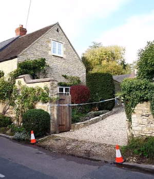 103222421-15225267-Police_cordon_at_a_house_in_Islip_north_Oxfordshire_on_Tuesday_a-a-1_176133813236.avif