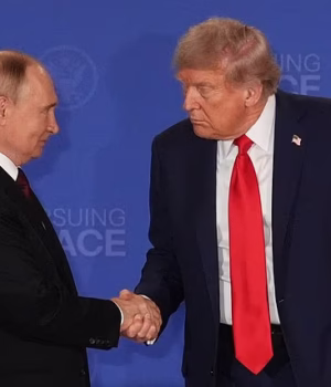 103359061-15232161-Ahead_of_President_Trump_s_August_meeting_in_Anchorage_with_Russ-a-1_176160255079.avif