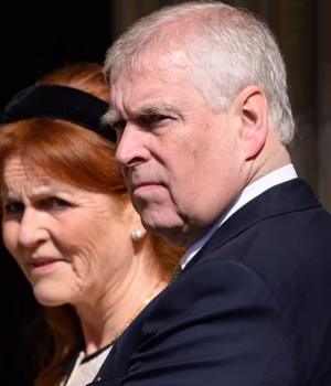 103359467-15232547-Sarah_Ferguson_and_ex_husband_Prince_Andrew_at_the_Easter_Sunday-m-33_17616025966.avif