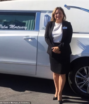 103467355-15244621-Celena_DiLullo_president_of_Palm_Mortuaries_and_Cemeteries_helpe-a-87_17618799018.avif