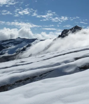 cold-air-flows-down-tsanteleina-glacier.webp.webp