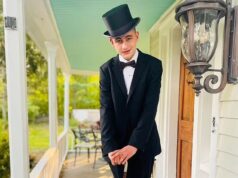 Triste segredo do filho privilegiado, de 20 anos, acusado de matar sua mãe solteira perto de sua casa de US$ 1,9 milhão e depois gritar ‘mãe’