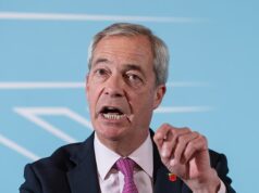 Nigel Farage irá descartar uma promessa eleitoral de enormes cortes de impostos num discurso hoje, ao alertar que o fardo não será eliminado até que os gastos sejam controlados.