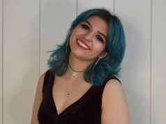 O diretor da escola, chocado, insiste que a morte de uma menina de 18 anos foi ‘encenada’ para parecer suicídio