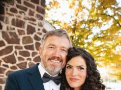 Thomas Massey se casa novamente 16 meses depois de perder a esposa de 31 anos… Enquanto o aliado de Trump lança um ataque doentio