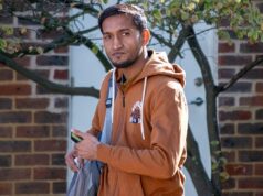 Um pai casado e pai de dois filhos que abusou sexualmente de uma menina de 12 anos em um voo da British Airways em Heathrow afirma que a confundiu com sua esposa.