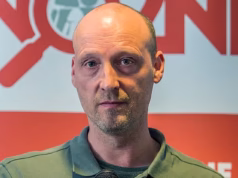 Sobrevivente de estupro ataca após professor de criminologia considerar seu ataque como “uma noite de bebedeira que terminou em sexo”