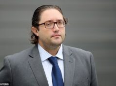 Importante advogado do Reino Unido demitido de seu próprio escritório por ‘gastar dinheiro de litígio em jatos particulares e festas’