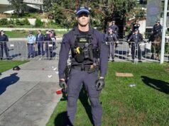 ‘Policial gostoso’ se torna uma sensação viral depois de compartilhar sua foto online: ‘Ele deveria me prender’