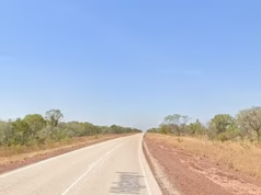 Como uma guerra de longa data entre duas famílias rivais do interior eclodiu em uma briga mortal com facões na estrada que deixou uma avó esfaqueada, outra morta por um carro e outras duas esfaqueadas.