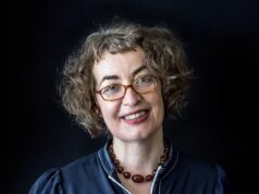 Quatro anos depois de o livro ter sido ‘cancelado’ por causa do racismo, o autor finalmente pede desculpas à editora