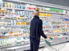 Uma marca popular de leite recebeu ordens de dar uma quantidade chorosa de seu produto a um cliente depois que ele ficou na UTI por quase cinco meses.