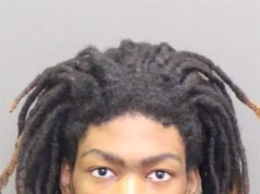 Menino de 15 anos morto a tiros por colega de classe, 16, após se recusar a se desculpar por empurrá-lo no corredor, disse a polícia