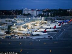 Passageiros frenéticos fecham voo da Delta após ameaça de bomba … Horas depois que o aeroporto de DC fecha devido ao mesmo medo