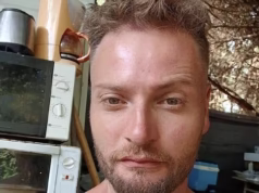 Foto: Francês branco suspeito de dirigir contra uma multidão de 10 pessoas antes de gritar ‘Allahu Akbar’ antes de ser preso