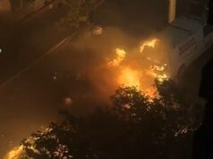 Carro explode em círculo de fogo em rua de Nova York, ferindo seis bombeiros