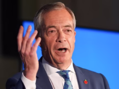Nigel Farage pode ser impedido de Downing Street por uma enorme campanha de votação estratégica da esquerda, segundo pesquisa