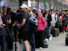 Os cortes de voos em massa da FAA nos principais aeroportos começarão amanhã, à medida que a paralisação do governo atinge uma duração histórica: ATUALIZAÇÕES AO VIVO
