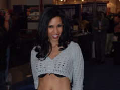 A atriz adulta decapitou o pai de seu filho porque ele teve um caso com seu enteado, ouvindo um julgamento de assassinato