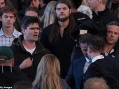 Os nazistas que convocaram Welcome to Country no Anzac Day prestam serviços para lutar contra as acusações