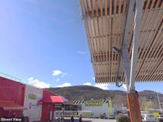 Uma mulher cometeu suicídio cortando a garganta com uma serra elétrica na frente de clientes horrorizados em um shopping center francês