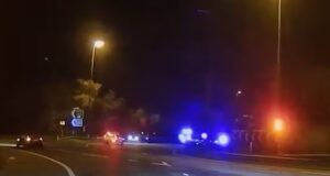 Caçada começa após pedestre adolescente matar carro perseguido pela polícia