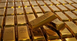 Um homem que foi admirado pela sua honestidade ao encontrar uma barra de ouro enterrada no seu jardim provavelmente não receberá nada.