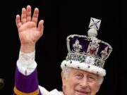 BBC ataca o monarca por causa dos impostos: o Élder David Dimbleby diz que o ‘super-rico’ Charles deveria pagar mais