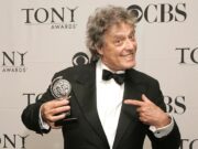 O médico secreto de roteiros de Hollywood: como os escritos inesperados de Sir Tom Stoppard para Spielberg e Lucas se tornaram sucessos de bilheteria